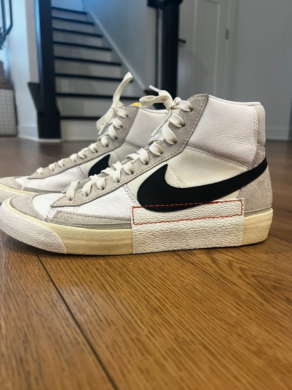 Menʼs Size 8.5 Nike Blazer Mid ʼ77 Pro Club White Black Bone Sneaker